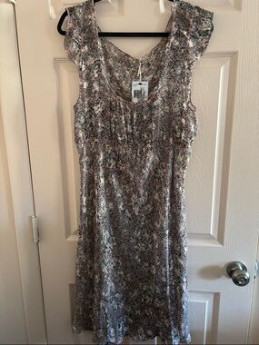 Floral Scoop-Neck Midi Dress in Pink and Gray